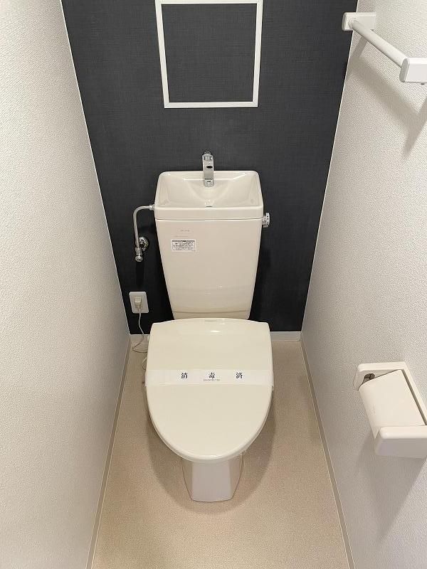 【トイレ】　現在、温水洗浄便座へ交換手配中