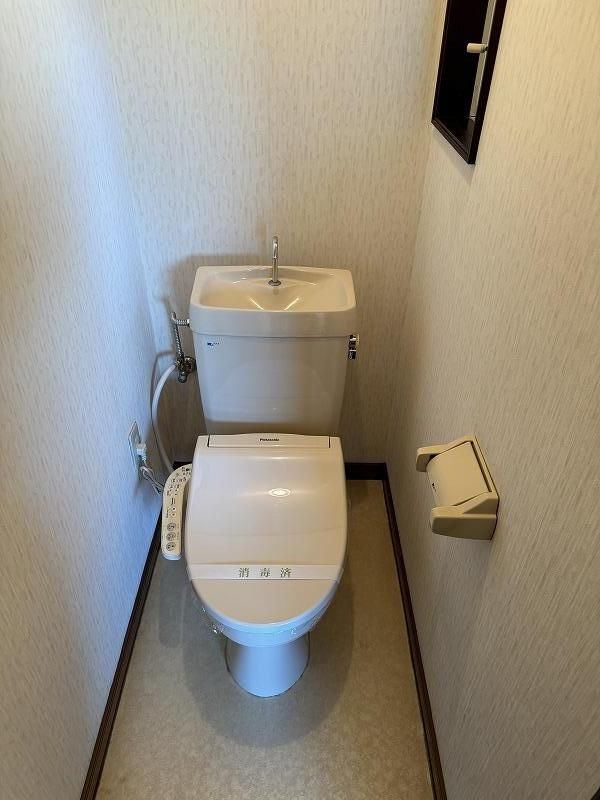 【トイレ】　トイレに窓有り