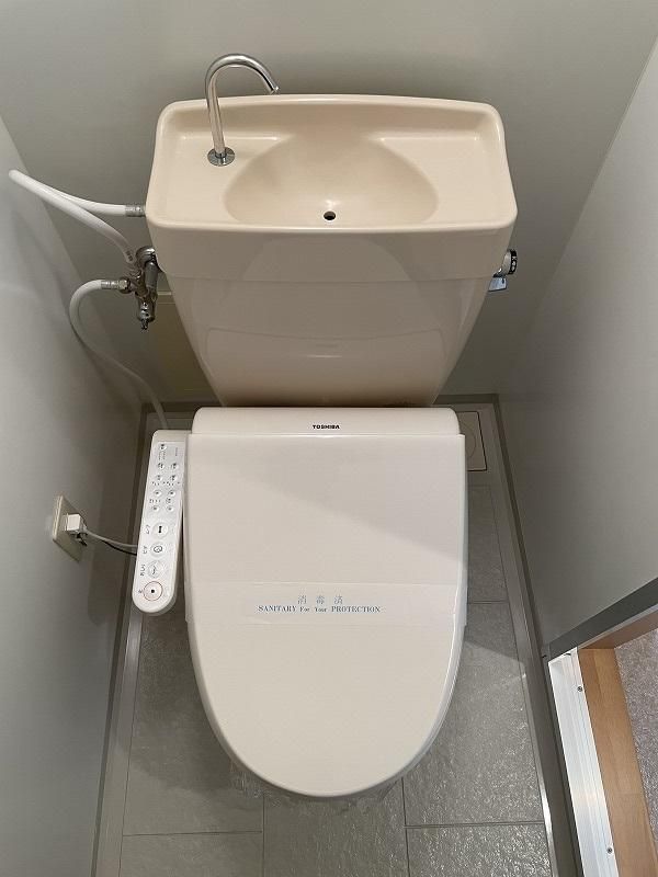 【トイレ】　温水洗浄便座に交換！