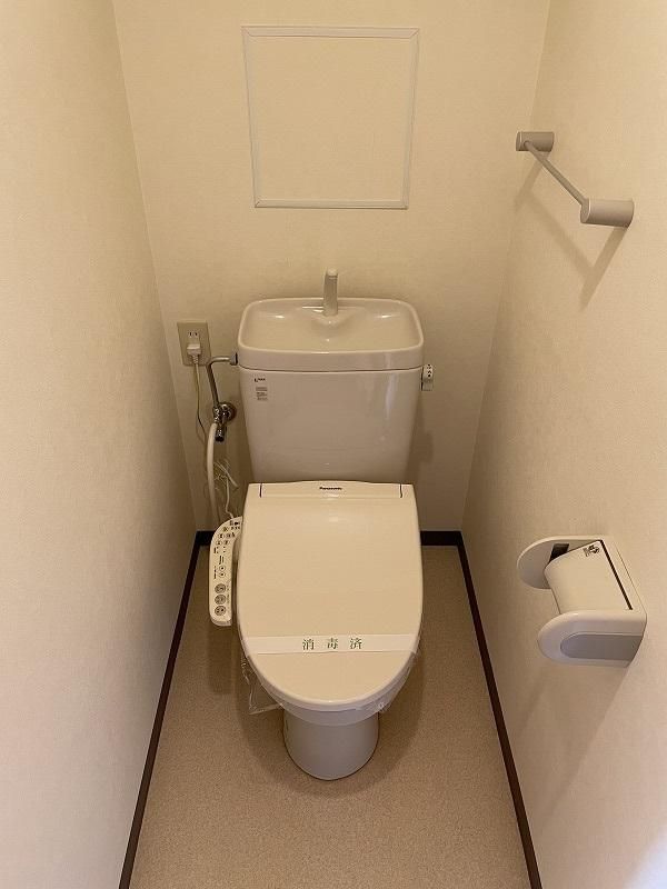 【トイレ】　温水洗浄便座になりました！