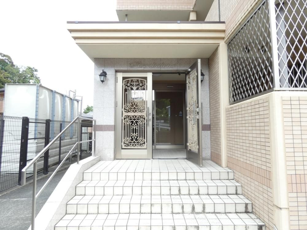 �É����|��s������1����18-15�̃}���V�����̌����O��