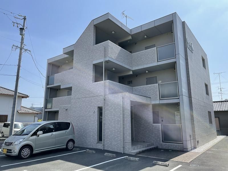 �É����l���s�l���扡�{��693-1�̃}���V�����̌����O��