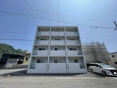 �É����É��s�x�͋��J3����19-33�̃}���V�����̌����O��